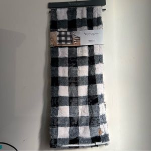 Koolaburra By UGG Maddison Table Runner 14” X 72” Black White Checker New!